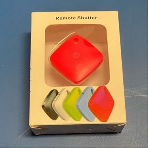 🆓FREE ADD-ON to BUNDLES OVER $50🆓 Bluetooth Remote Shutter, Pink